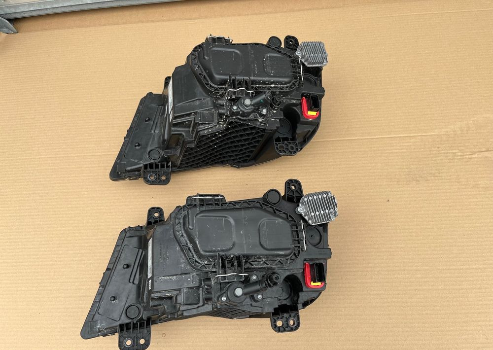 Lampa MAN TG3 TGX TGS nowy model reflektor RH - Iluminação por Camião: foto 2 Lampa MAN TG3 TGX TGS nowy model reflektor RH - Iluminação por Camião: foto 2