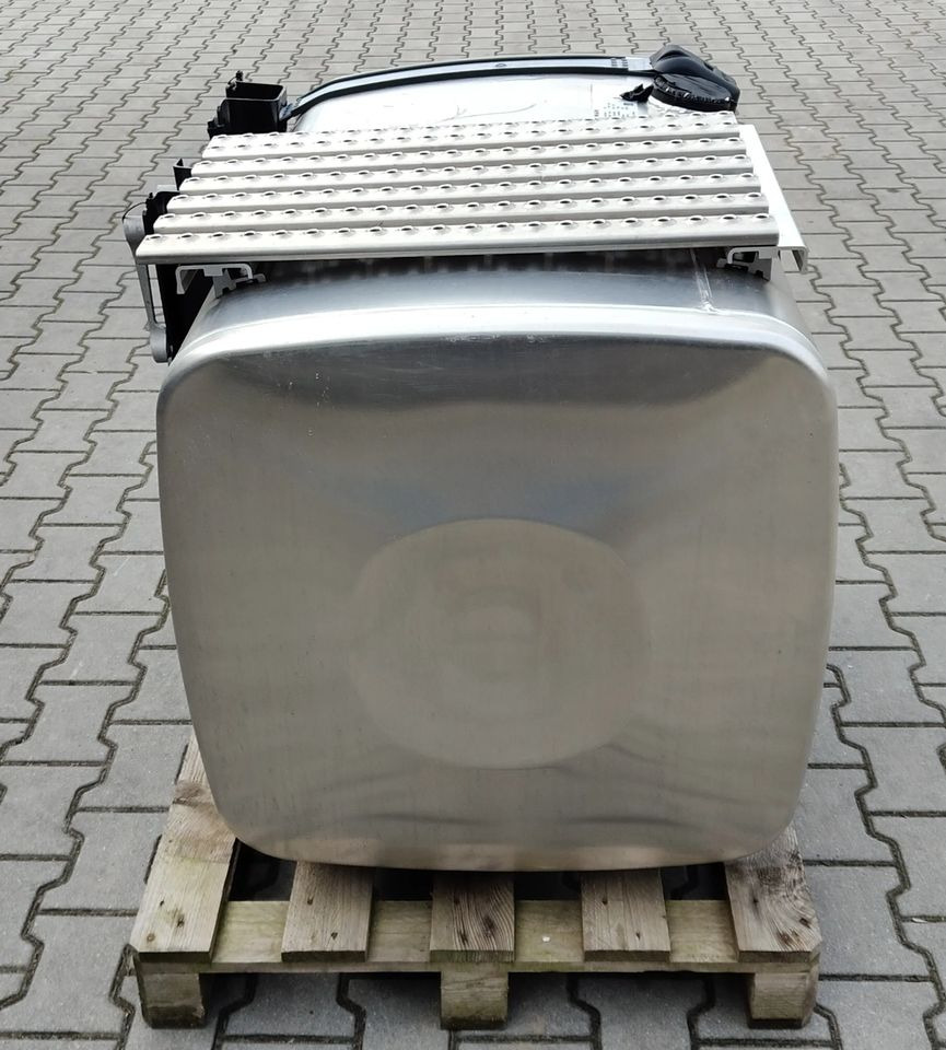 MAN TG3 TGX TGS ZBIORNIK PALIWA KOMPLETNY 460L NOWY - Tanque de combustível por Camião: foto 3 MAN TG3 TGX TGS ZBIORNIK PALIWA KOMPLETNY 460L NOWY - Tanque de combustível por Camião: foto 3