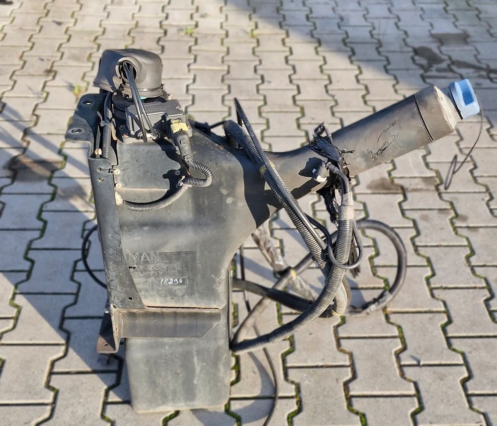 MAN TG3 TGX ZBIORNIK ADBLUE 81.15402-5037 - Sistema de combustível: foto 3 MAN TG3 TGX ZBIORNIK ADBLUE 81.15402-5037 - Sistema de combustível: foto 3