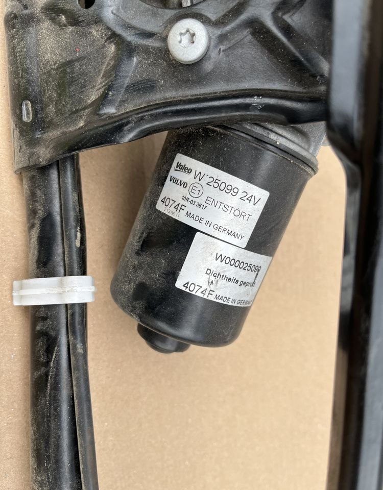 Mechanizm wycieraczek Volvo FH4 FH 5 kompletny cięgno prowadnica - Carroceria e exterior por Camião: foto 2 Mechanizm wycieraczek Volvo FH4 FH 5 kompletny cięgno prowadnica - Carroceria e exterior por Camião: foto 2