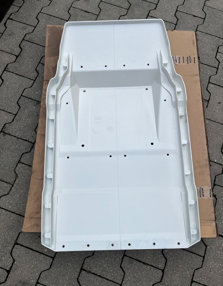 NOWY Błotnik MAN TGX euro 6 chlapacz biały - Para-lama por Camião: foto 2 NOWY Błotnik MAN TGX euro 6 chlapacz biały - Para-lama por Camião: foto 2