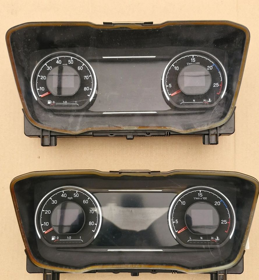 SCANIA R S LICZNIK ZEGARY 2717543 2496980 - Cabine e interior: foto 1 SCANIA R S LICZNIK ZEGARY 2717543 2496980 - Cabine e interior: foto 1