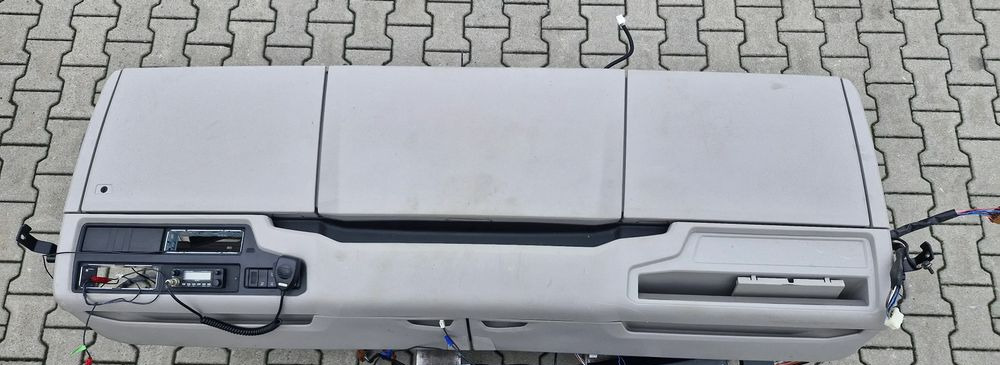 SCANIA R S PÓŁKA KONSOLA GÓRNA - Cabine e interior por Camião: foto 1 SCANIA R S PÓŁKA KONSOLA GÓRNA - Cabine e interior por Camião: foto 1