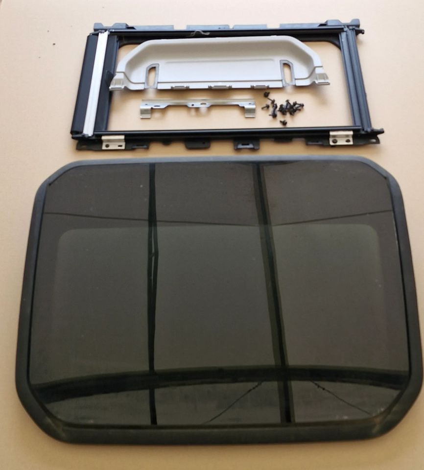 SCANIA R S SZYBERDACH RĘCZNY KOMPLETNY 2532779 - Cabine e interior: foto 1 SCANIA R S SZYBERDACH RĘCZNY KOMPLETNY 2532779 - Cabine e interior: foto 1