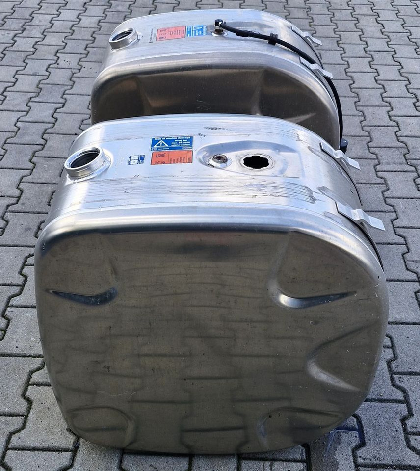 SCANIA R S ZBIORNIK PALIWA 200L NOWY - Tanque de combustível por Camião: foto 4 SCANIA R S ZBIORNIK PALIWA 200L NOWY - Tanque de combustível por Camião: foto 4