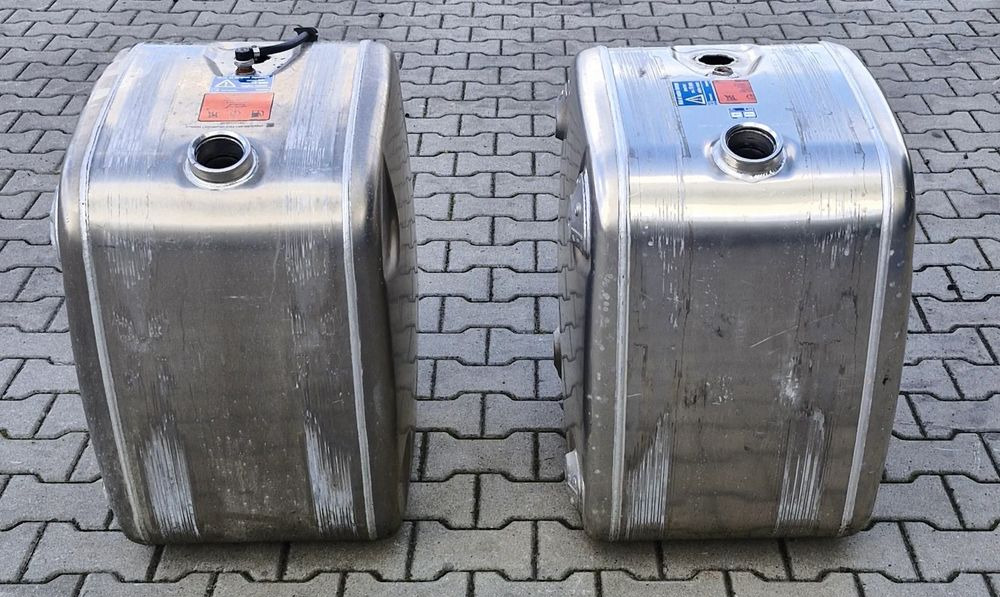 SCANIA R S ZBIORNIK PALIWA 200L NOWY - Tanque de combustível por Camião: foto 1 SCANIA R S ZBIORNIK PALIWA 200L NOWY - Tanque de combustível por Camião: foto 1