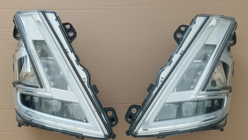VOLVO FH 5 LAMPA PRZEDNIA FULL LED - Farol dianteira por Camião: foto 1 VOLVO FH 5 LAMPA PRZEDNIA FULL LED - Farol dianteira por Camião: foto 1