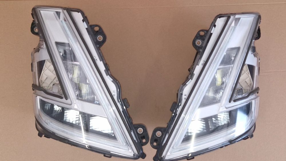 VOLVO FH5 LAMPA PRZEDNIA FULL LED 23752680 23752678 24056515 - Farol dianteira por Camião: foto 1 VOLVO FH5 LAMPA PRZEDNIA FULL LED 23752680 23752678 24056515 - Farol dianteira por Camião: foto 1