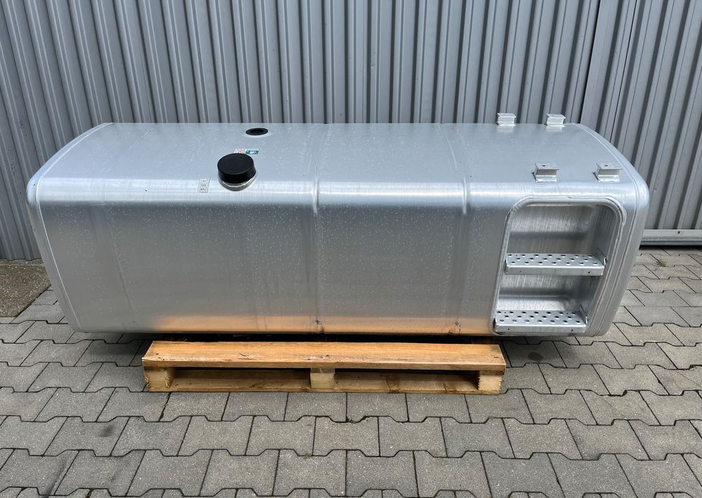 Zbiornik paliwa Iveco Stralis 700 litrów bak - Sistema de combustível por Camião: foto 1 Zbiornik paliwa Iveco Stralis 700 litrów bak - Sistema de combustível por Camião: foto 1