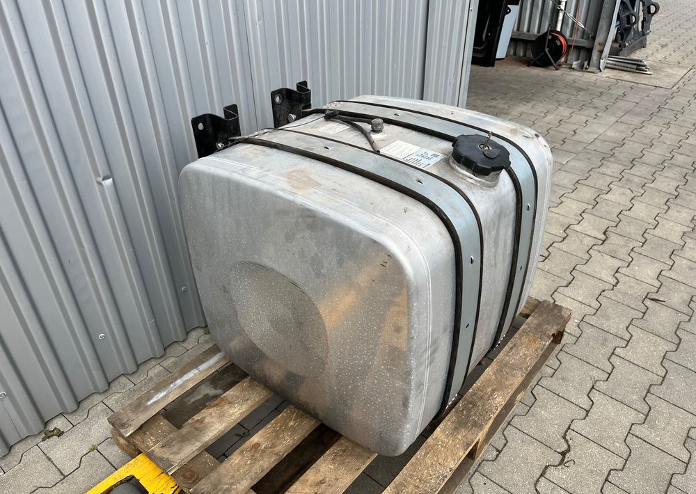 Zbiornik paliwa MAN TGX TGS 250 litrów kompletny - Tanque de combustível por Camião: foto 3 Zbiornik paliwa MAN TGX TGS 250 litrów kompletny - Tanque de combustível por Camião: foto 3
