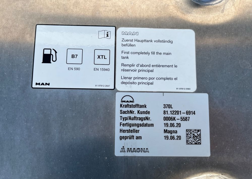Zbiornik paliwa MAN TGX TGS 370 litrów bak - Tanque de combustível por Camião: foto 4 Zbiornik paliwa MAN TGX TGS 370 litrów bak - Tanque de combustível por Camião: foto 4