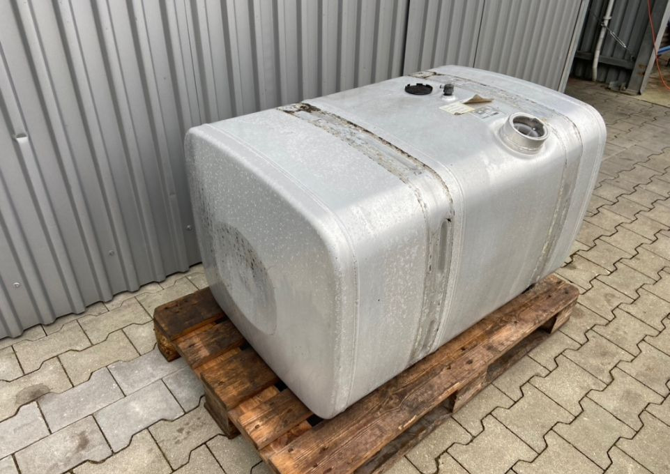Zbiornik paliwa MAN TGX TGS 375 litrów bak - Tanque de combustível por Camião: foto 3 Zbiornik paliwa MAN TGX TGS 375 litrów bak - Tanque de combustível por Camião: foto 3
