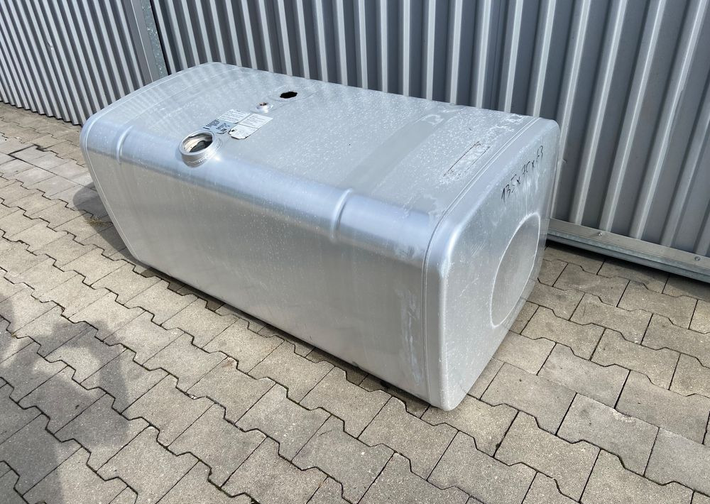 Zbiornik paliwa MAN TGX TGS 490 litrów bak - Tanque de combustível por Camião: foto 2 Zbiornik paliwa MAN TGX TGS 490 litrów bak - Tanque de combustível por Camião: foto 2