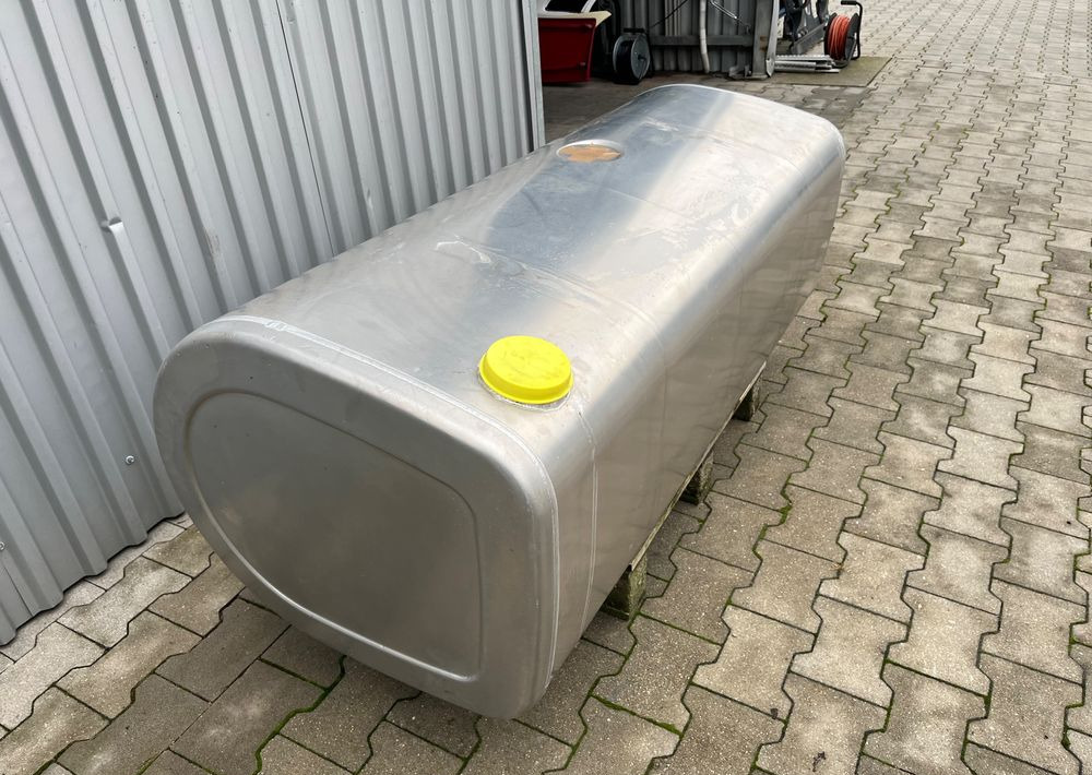 Zbiornik paliwa Volvo FH FM Renault 475 litrów bak low deck - Sistema de combustível por Camião: foto 3 Zbiornik paliwa Volvo FH FM Renault 475 litrów bak low deck - Sistema de combustível por Camião: foto 3