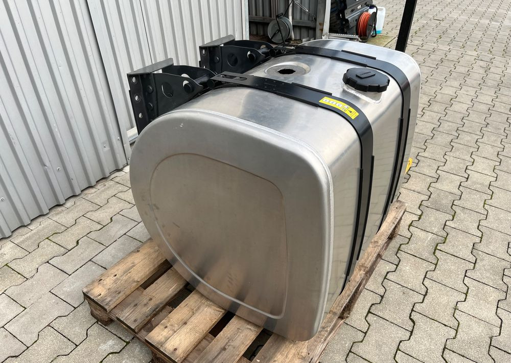 Zbiornik paliwa Volvo FH Renault 330 litrów bak jak nowy - Sistema de combustível por Camião: foto 3 Zbiornik paliwa Volvo FH Renault 330 litrów bak jak nowy - Sistema de combustível por Camião: foto 3