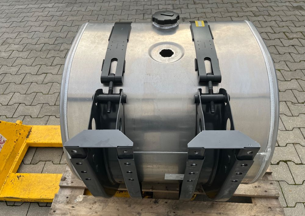 Zbiornik paliwa Volvo FH Renault 330 litrów bak jak nowy - Sistema de combustível por Camião: foto 4 Zbiornik paliwa Volvo FH Renault 330 litrów bak jak nowy - Sistema de combustível por Camião: foto 4