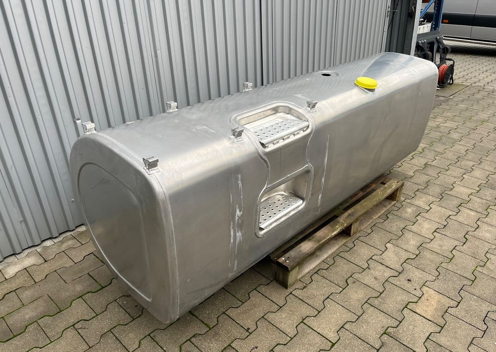 Zbiornik paliwa Volvo FH Renault 900 litrów bak jak nowy - Sistema de combustível por Camião: foto 3 Zbiornik paliwa Volvo FH Renault 900 litrów bak jak nowy - Sistema de combustível por Camião: foto 3