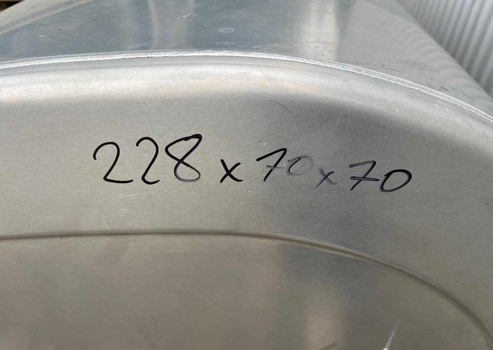 Zbiornik paliwa Volvo FH Renault 900 litrów bak jak nowy - Sistema de combustível por Camião: foto 5 Zbiornik paliwa Volvo FH Renault 900 litrów bak jak nowy - Sistema de combustível por Camião: foto 5