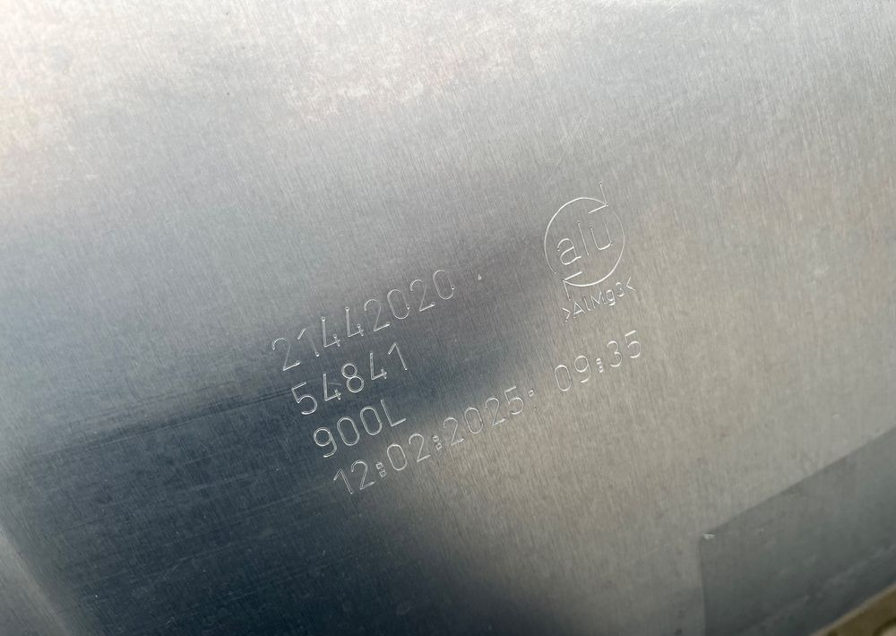 Zbiornik paliwa Volvo FH Renault 900 litrów bak jak nowy - Sistema de combustível por Camião: foto 4 Zbiornik paliwa Volvo FH Renault 900 litrów bak jak nowy - Sistema de combustível por Camião: foto 4