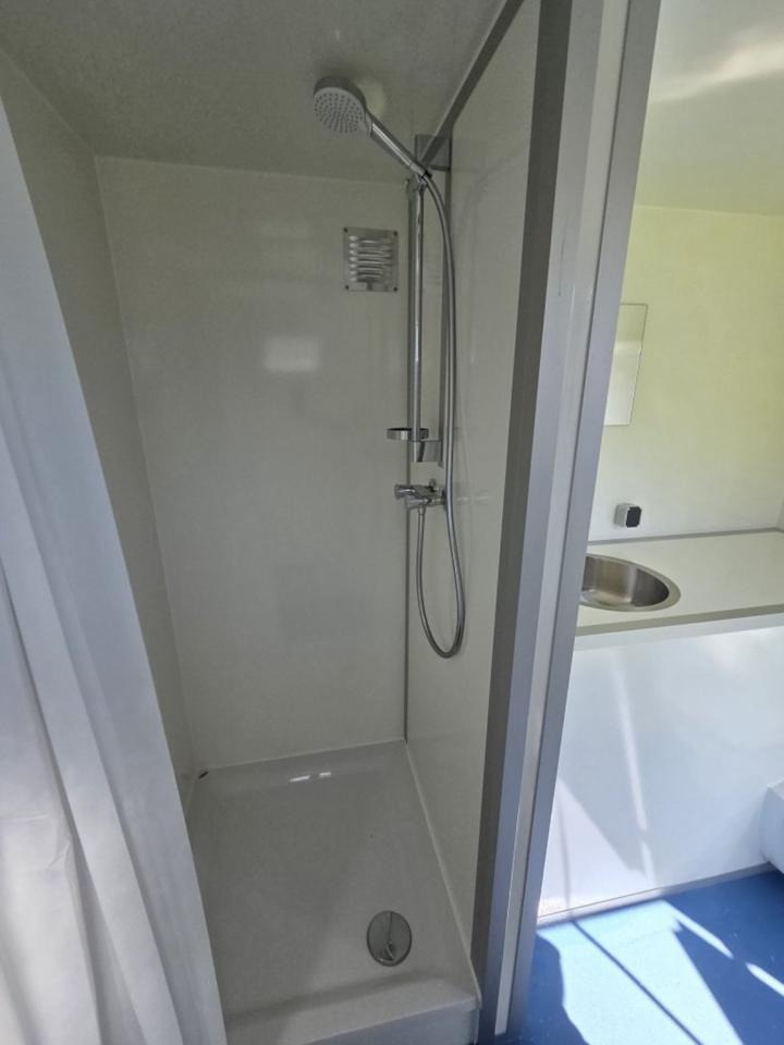 Badezimmerwagen Bad Anhänger Sanitär-Anhänger WC Dusche - Casa contentor, Reboque: foto 3 Badezimmerwagen Bad Anhänger Sanitär-Anhänger WC Dusche - Casa contentor, Reboque: foto 3
