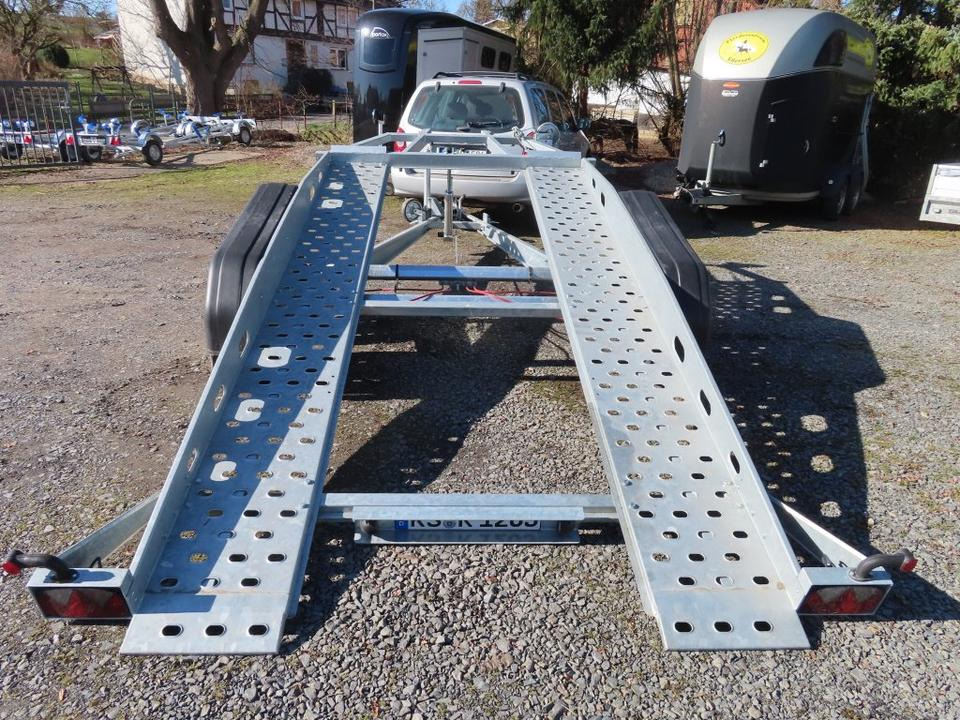 Böckmann, Autotransporter, 2,7 to. kippbar, 100 km, PKW Anhänger - Reboque transporte de veículos: foto 2 Böckmann, Autotransporter, 2,7 to. kippbar, 100 km, PKW Anhänger - Reboque transporte de veículos: foto 2