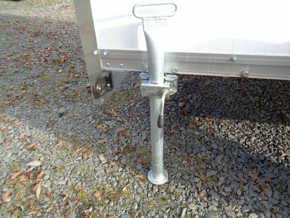Böckmann KT 2513/13 PKW-Anhänger Koffer 100 km/h Abstellstützen - Reboque para carros: foto 4 Böckmann KT 2513/13 PKW-Anhänger Koffer 100 km/h Abstellstützen - Reboque para carros: foto 4