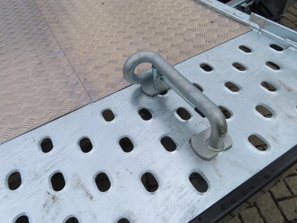 Böckmann PKW-Anhänger, Autotransporter 3,5to. E-Winde 100 km/h - Reboque transporte de veículos: foto 5 Böckmann PKW-Anhänger, Autotransporter 3,5to. E-Winde 100 km/h - Reboque transporte de veículos: foto 5