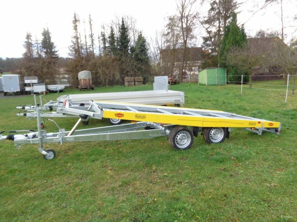 Böckmann PKW-Anhänger, Autotransporter, 3,5to. kippbar, 100 km/h - Reboque transporte de veículos: foto 1 Böckmann PKW-Anhänger, Autotransporter, 3,5to. kippbar, 100 km/h - Reboque transporte de veículos: foto 1