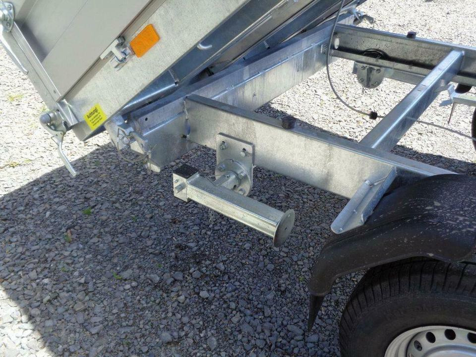 Reboque basculante Böckmann PKW-Anhänger Elektro-Dreiseitenkipper 3,5 to. sofort: foto 7