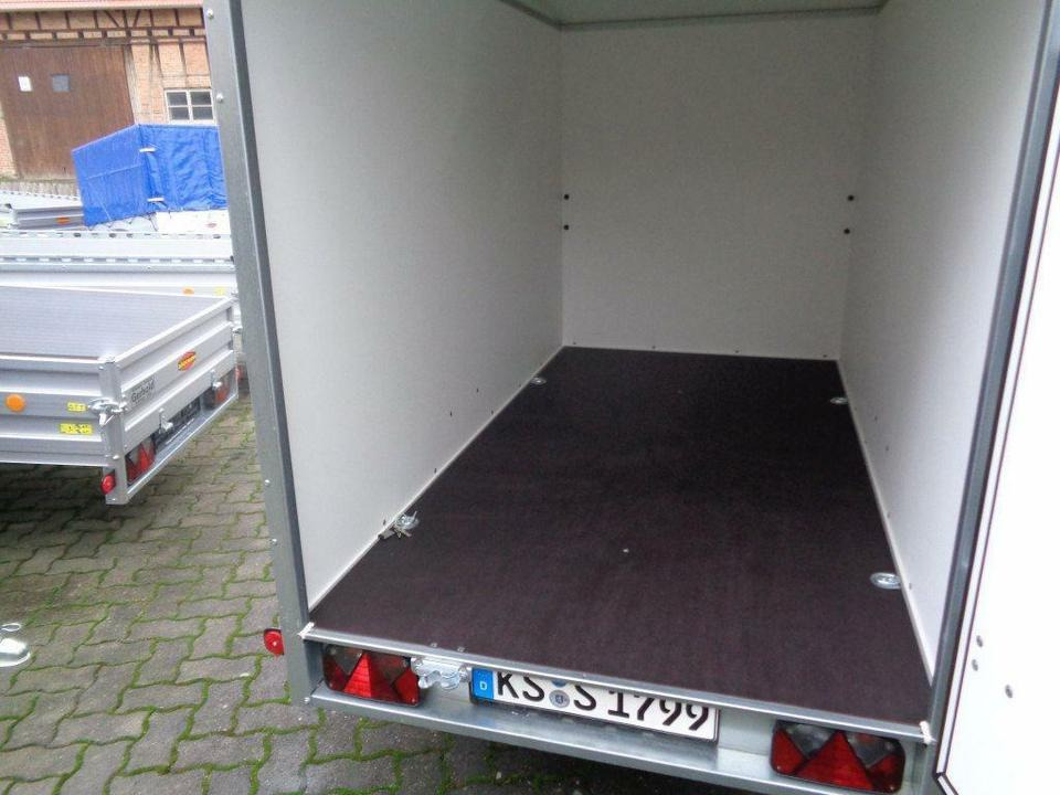 Böckmann PKW-Anhänger Koffer 1,35to. 100 km/h Kofferanhänger - Reboque para carros: foto 4 Böckmann PKW-Anhänger Koffer 1,35to. 100 km/h Kofferanhänger - Reboque para carros: foto 4