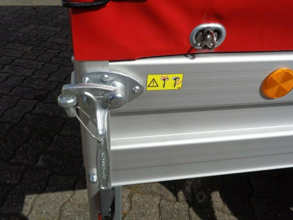 Böckmann PKW-Anhänger Plane Spriegel, 1,35to,100 km/h - Reboque para carros: foto 5 Böckmann PKW-Anhänger Plane Spriegel, 1,35to,100 km/h - Reboque para carros: foto 5