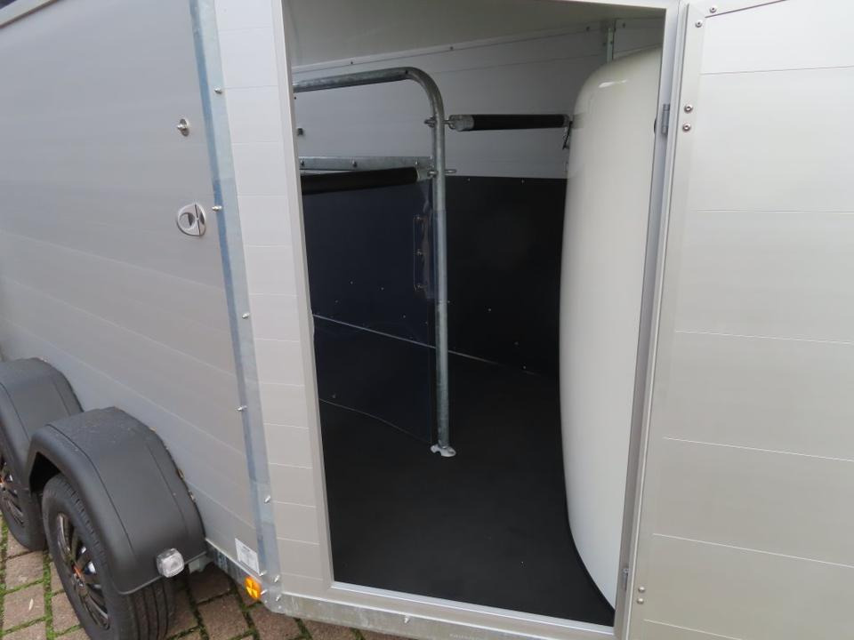 Böckmann Pferdeanhänger, Champion, Esprit, Sattelkammer, 100 km/h - Reboque para cavalos: foto 4 Böckmann Pferdeanhänger, Champion, Esprit, Sattelkammer, 100 km/h - Reboque para cavalos: foto 4