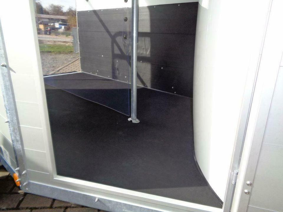 Böckmann Pferdeanhänger, Champion R, ALUBODEN, SaKa, 100 km/h - Reboque para cavalos: foto 3 Böckmann Pferdeanhänger, Champion R, ALUBODEN, SaKa, 100 km/h - Reboque para cavalos: foto 3