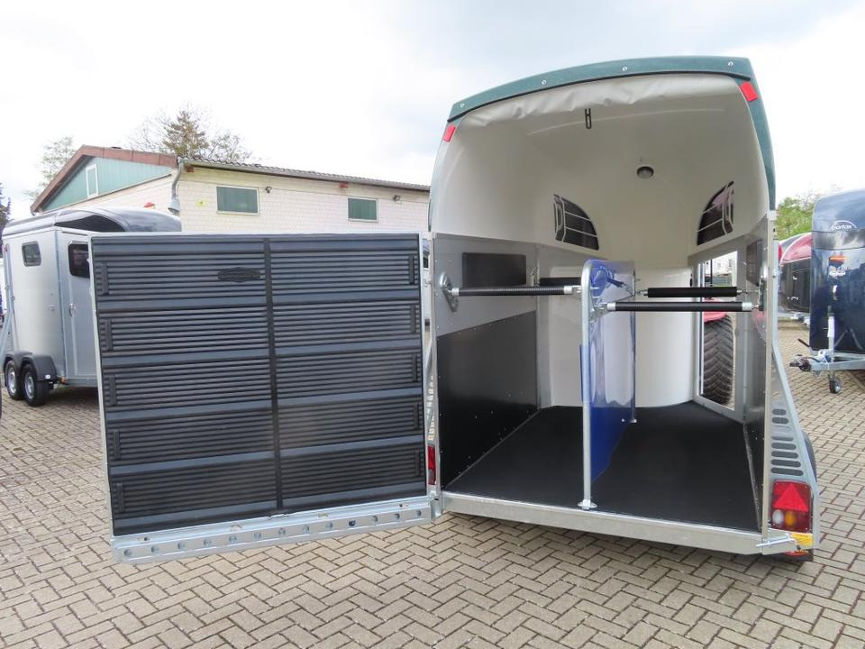 Böckmann Pferdeanhänger Champion R Flügeltür Saka. 100km/h - Reboque para cavalos: foto 1 Böckmann Pferdeanhänger Champion R Flügeltür Saka. 100km/h - Reboque para cavalos: foto 1