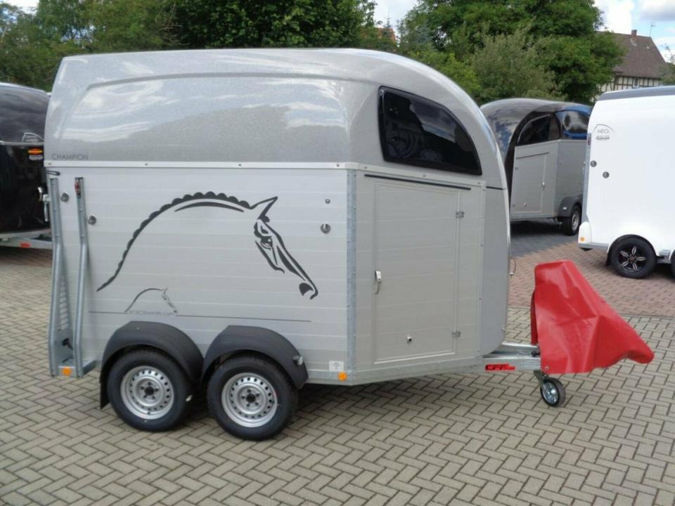 Böckmann Pferdeanhänger Champion R Sattelkammer Aluboden - Reboque para cavalos: foto 2 Böckmann Pferdeanhänger Champion R Sattelkammer Aluboden - Reboque para cavalos: foto 2
