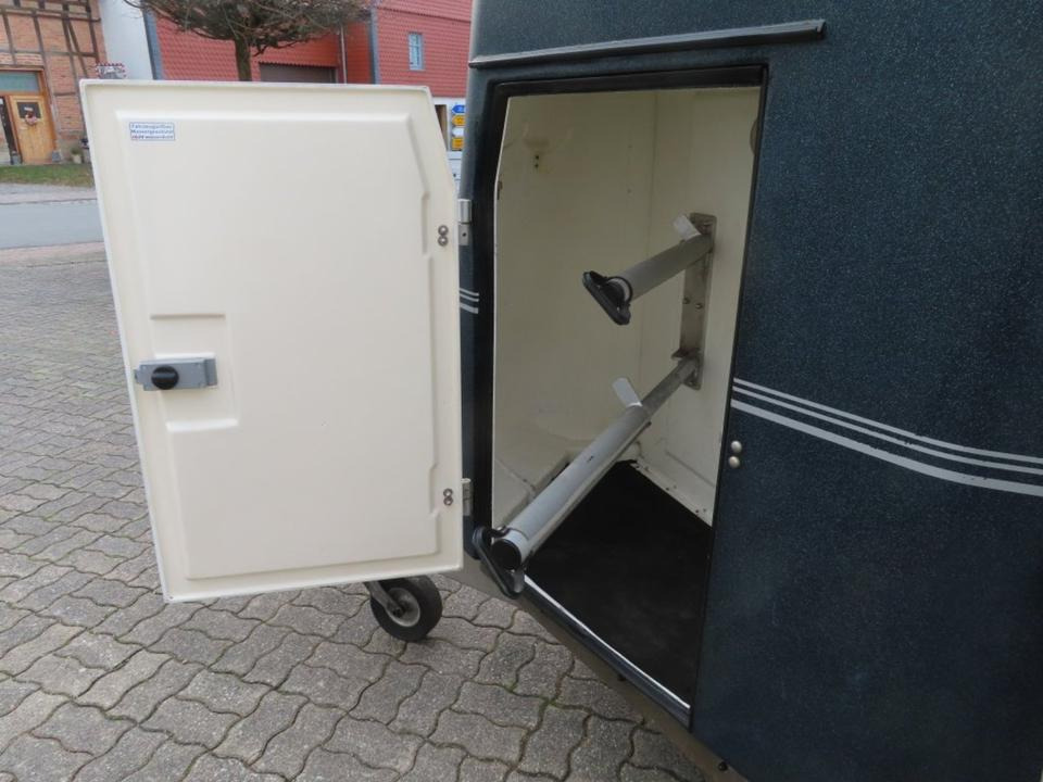 Böckmann Pferdeanhänger, Comfort, Alub. Sattelk. 100 km/h - Reboque para cavalos: foto 2 Böckmann Pferdeanhänger, Comfort, Alub. Sattelk. 100 km/h - Reboque para cavalos: foto 2