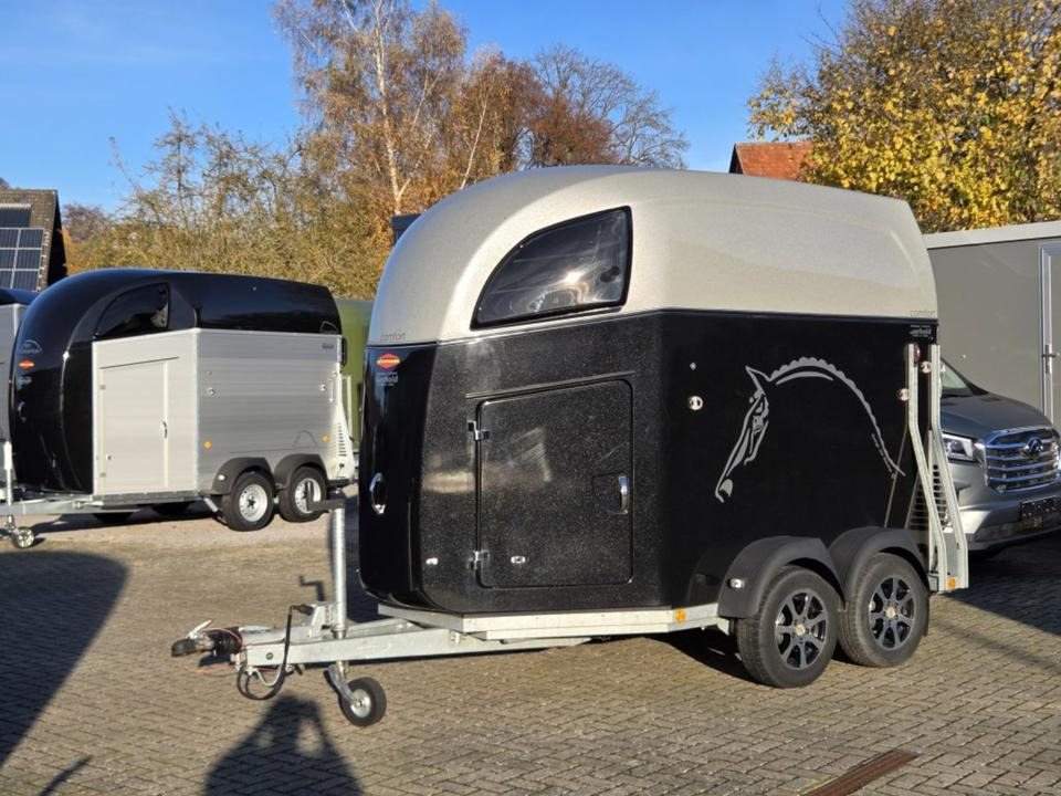 Böckmann Pferdeanhänger, Comfort, Alub. Sattelk. 100 km/h, top - Reboque para cavalos: foto 1 Böckmann Pferdeanhänger, Comfort, Alub. Sattelk. 100 km/h, top - Reboque para cavalos: foto 1