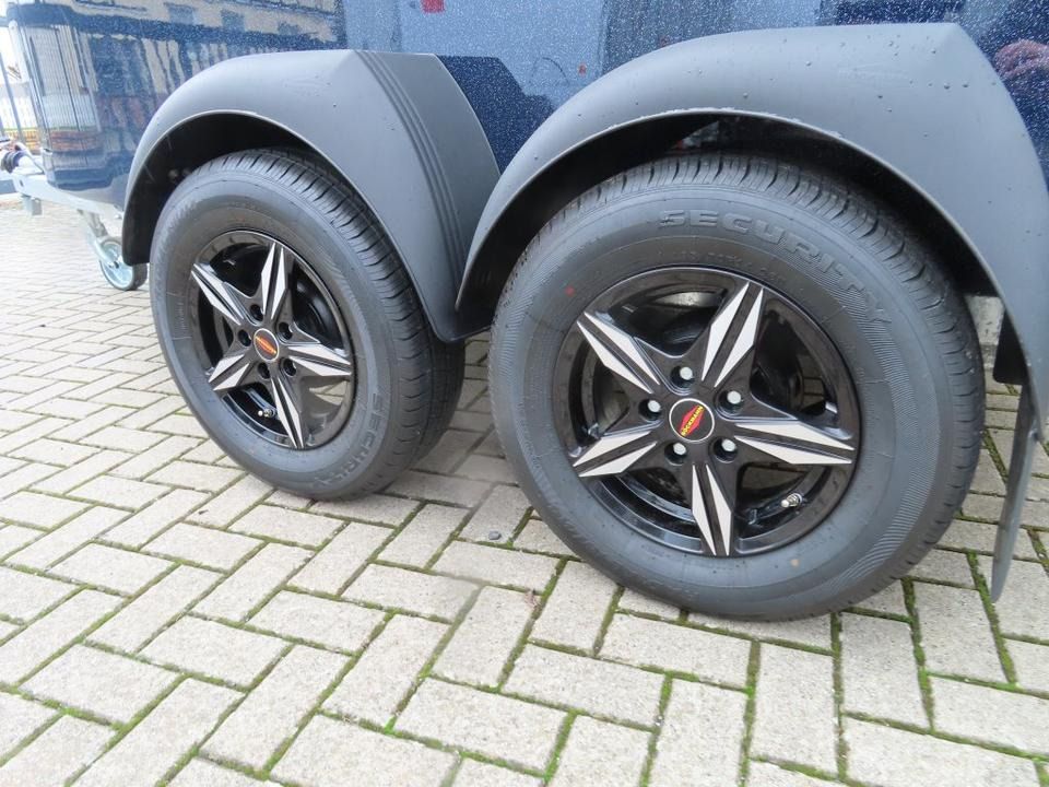 Reboque para cavalos Böckmann Pferdeanhänger, NEU Comfort 23, Sattelkammer,ALUBODEN: foto 14 Reboque para cavalos Böckmann Pferdeanhänger, NEU Comfort 23, Sattelkammer,ALUBODEN: foto 14