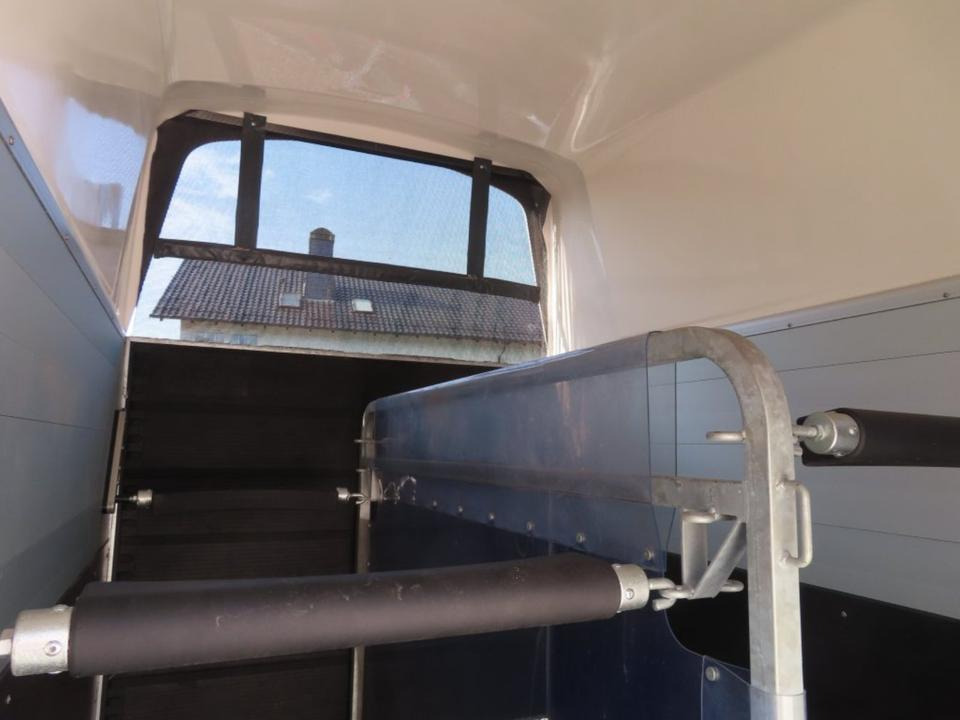 Humbaur,Pferdeanhänger, Xanthos Aero, 2,4 to. SaKa.100 Km/h - Reboque para cavalos: foto 5 Humbaur,Pferdeanhänger, Xanthos Aero, 2,4 to. SaKa.100 Km/h - Reboque para cavalos: foto 5