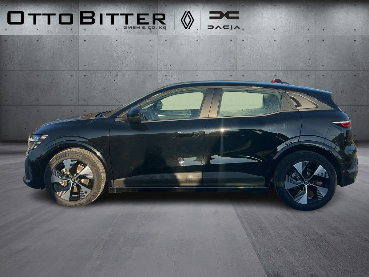 Renault Megane E-Tech Equilibre EV40 CITY-PAKET/SCHUKÓ - Sedan: foto 2 Renault Megane E-Tech Equilibre EV40 CITY-PAKET/SCHUKÓ - Sedan: foto 2