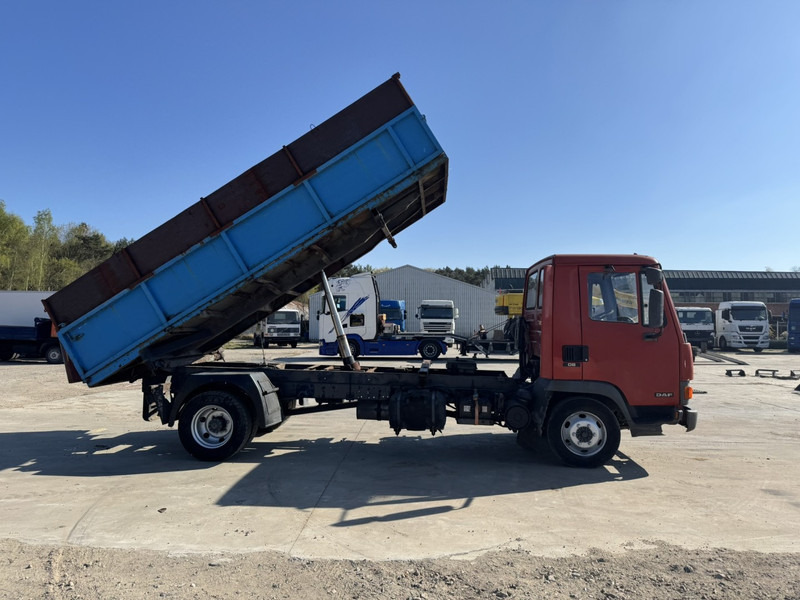 DAF 45 ATI 160 (FULL STEEL SUSPENSION / MANUAL PUMP / EURO 2) - Camião basculante: foto 4 DAF 45 ATI 160 (FULL STEEL SUSPENSION / MANUAL PUMP / EURO 2) - Camião basculante: foto 4