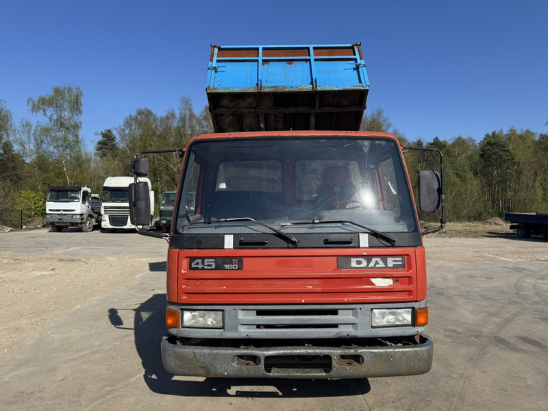 DAF 45 ATI 160 (FULL STEEL SUSPENSION / MANUAL PUMP / EURO 2) - Camião basculante: foto 2 DAF 45 ATI 160 (FULL STEEL SUSPENSION / MANUAL PUMP / EURO 2) - Camião basculante: foto 2