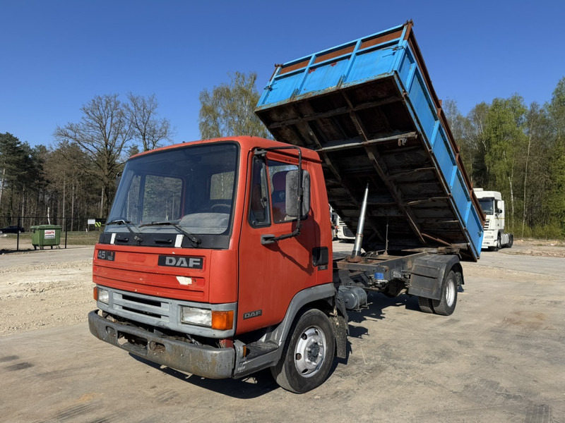 DAF 45 ATI 160 (FULL STEEL SUSPENSION / MANUAL PUMP / EURO 2) - Camião basculante: foto 1 DAF 45 ATI 160 (FULL STEEL SUSPENSION / MANUAL PUMP / EURO 2) - Camião basculante: foto 1