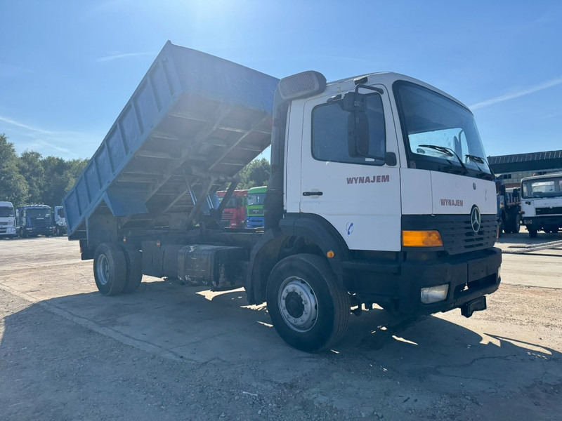 Mercedes-Benz Atego 1823 (STEEL SUSPENSION & MANUAL GEARBOX / SUSPENSION LAMES & BOITE MANUELLE / EURO 2) - Camião basculante: foto 3 Mercedes-Benz Atego 1823 (STEEL SUSPENSION & MANUAL GEARBOX / SUSPENSION LAMES & BOITE MANUELLE / EURO 2) - Camião basculante: foto 3