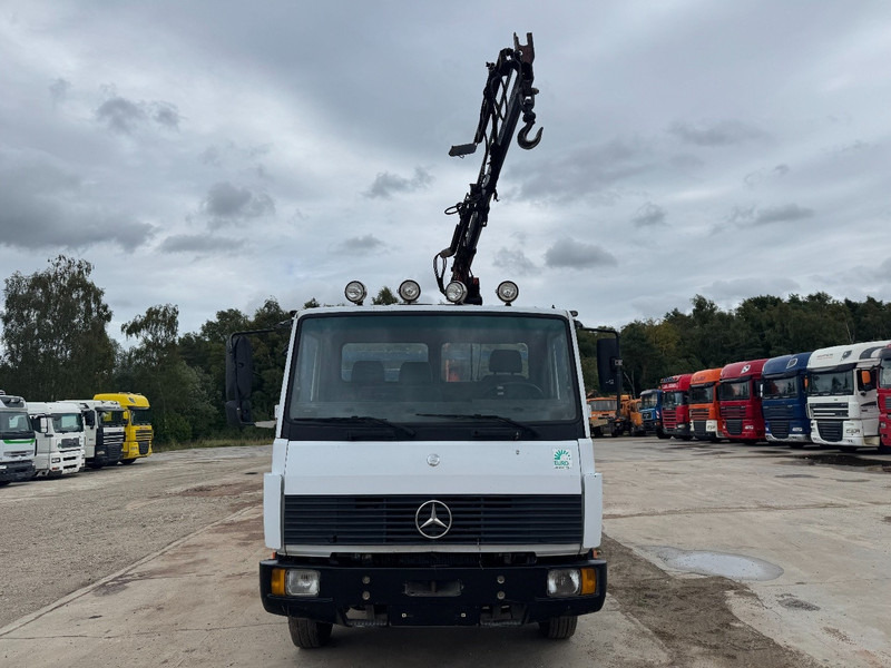 Mercedes-Benz SK 917 (STEEL SUSPENSION / PARLFINGER CRANE / AUXILIARY / 6 CYLINDER WITH MANUAL PUMP) - Camião basculante, Camião grua: foto 2 Mercedes-Benz SK 917 (STEEL SUSPENSION / PARLFINGER CRANE / AUXILIARY / 6 CYLINDER WITH MANUAL PUMP) - Camião basculante, Camião grua: foto 2