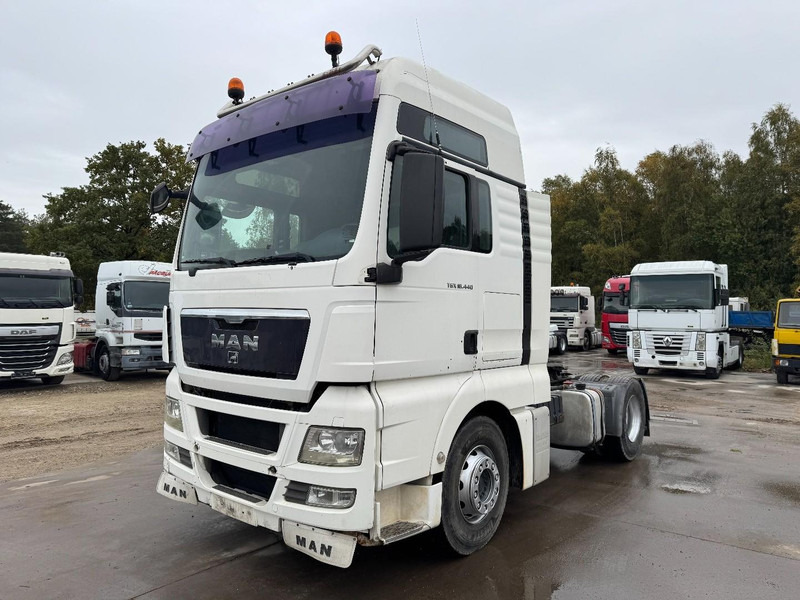 MAN TGX 18.440 (MANUAL GEARBOX / BOITE MANUELLE / PTO / HYDRAULIQUE POUR BENNE) - Tractor: foto 1 MAN TGX 18.440 (MANUAL GEARBOX / BOITE MANUELLE / PTO / HYDRAULIQUE POUR BENNE) - Tractor: foto 1