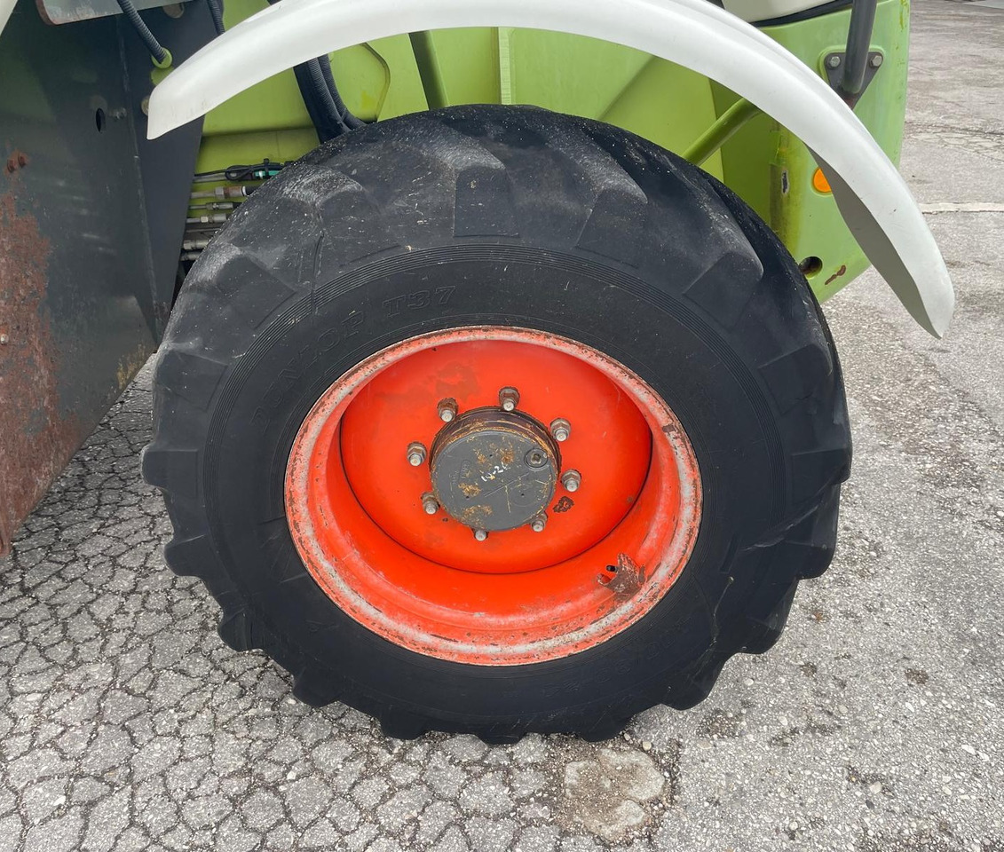 CLAAS TELESCOPICO TARGO K 70 - Empilhador telescópico: foto 5 CLAAS TELESCOPICO TARGO K 70 - Empilhador telescópico: foto 5