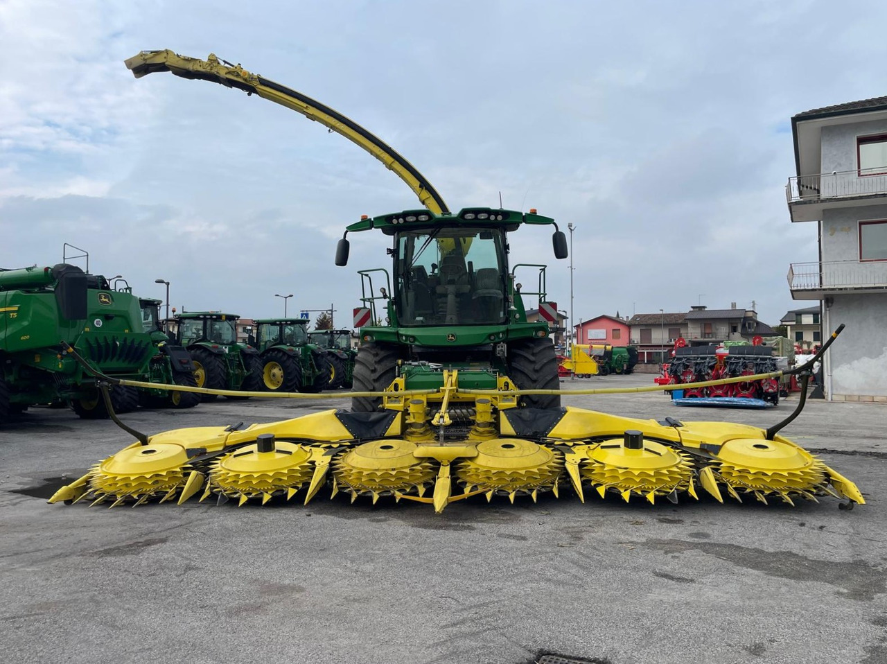 JOHN DEERE TRINCIA 9700i - Picadora de forragem automotriz: foto 2 JOHN DEERE TRINCIA 9700i - Picadora de forragem automotriz: foto 2