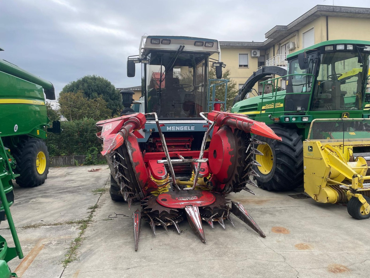 MENGELE TRINCIA SF 6000 - Picadora de forragem automotriz: foto 2 MENGELE TRINCIA SF 6000 - Picadora de forragem automotriz: foto 2