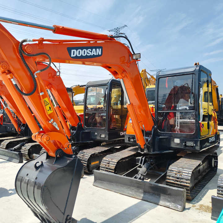90% New Mini Excavator Doosan DH55, 5-Ton Mini Used Doosan Excavator with Low Price and Good Quality - Mini escavadeira: foto 1 90% New Mini Excavator Doosan DH55, 5-Ton Mini Used Doosan Excavator with Low Price and Good Quality - Mini escavadeira: foto 1